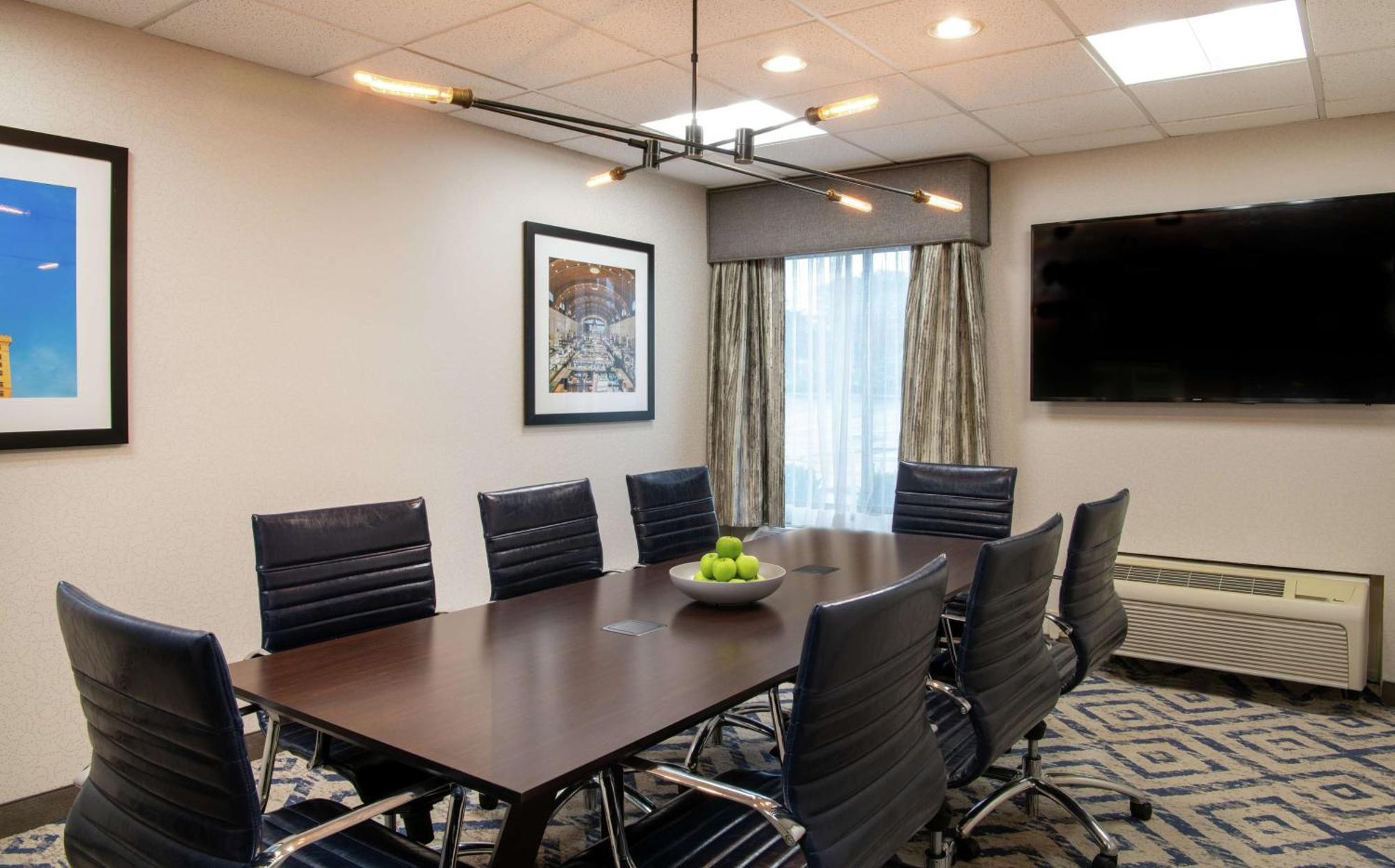 Hampton Inn Cleveland-Solon Εξωτερικό φωτογραφία